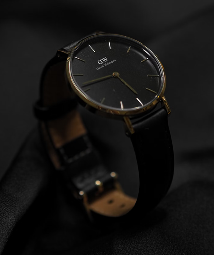 [WT7001-BLK] Classic Black Leather-Strap Watch