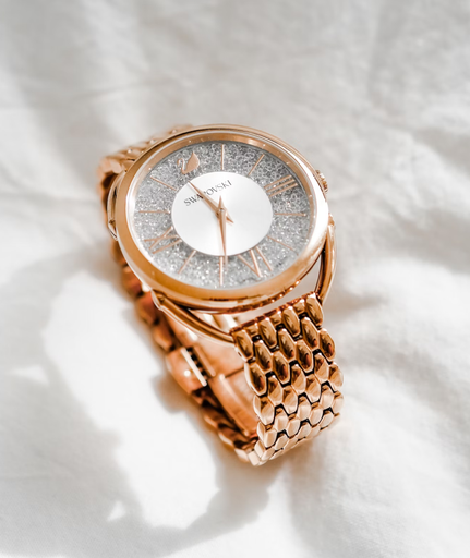 [WT8004-GOLD] Golden Watch with Diamond-Studded Face